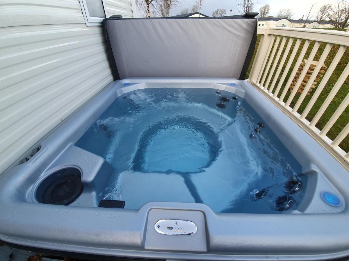 Rj Luxury Caravan Hire With Hot Tub Tattershall Bagian luar foto